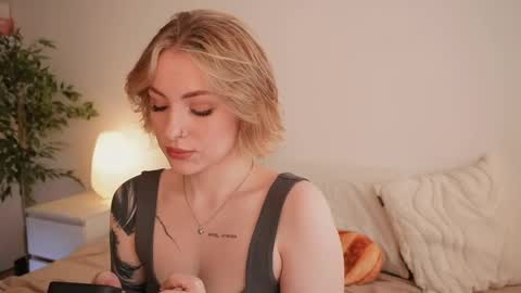 Kristina online show from March 2026 01:27:01 PM