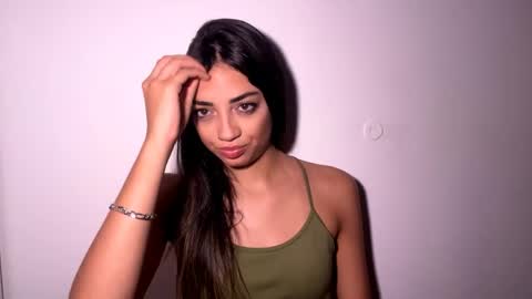 Mia online show from March 2026 10:27:02 AM