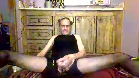 i-wish-i-was-a-girl online show from April 2026 12:41:01 PM