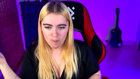 stef_nicks online show from September 2025 09:08:02 AM