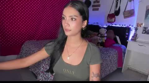 Im MiaIts my first day here  online show from December 2024 03:15:01 AM