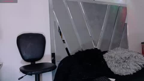 Snapshot of stefannym chatting on April 2026 02:11:01 AM Stefy Milf online show from April 2026 02:11:01 AM