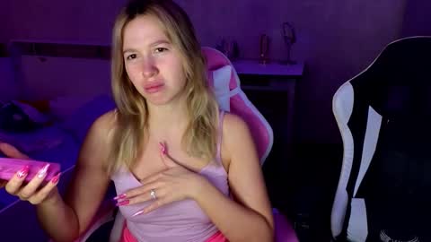 Snapshot of stefany_and_bettany chatting on November 2025 11:42:01 AM stefany_and_bettany online show from November 2025 11:42:01 AM