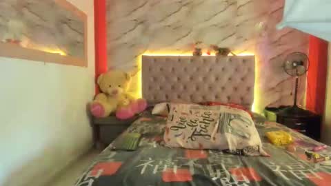 stefany_andruw online show from November 2025 06:41:02 PM
