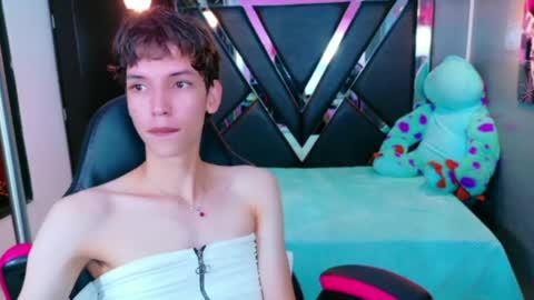 Snapshot of stefany_piink chatting on May 2026 12:56:01 PM stefany piink online show from May 2026 12:56:01 PM