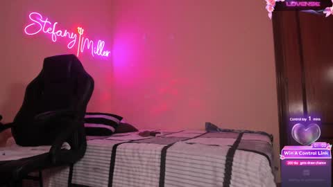 stefany online show from February 2025 03:21:01 PM