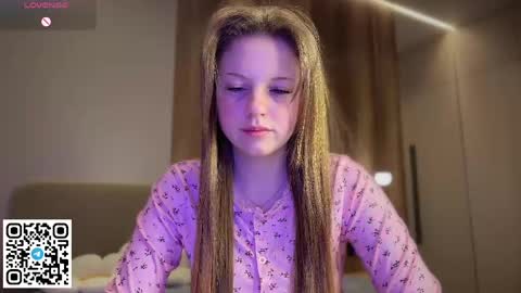 STEFI  Streams every day from 10 PM GTM1  online show from May 2026 09:44:02 PM