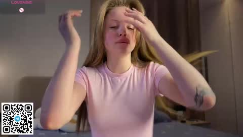 STEFI  Streams every day from 10 PM GTM1  online show from May 2026 12:37:01 AM