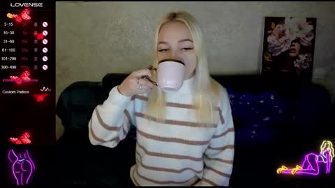 Snapshot of stella__cox chatting on November 2025 01:21:02 PM Stella Cox online show from November 2025 01:21:02 PM