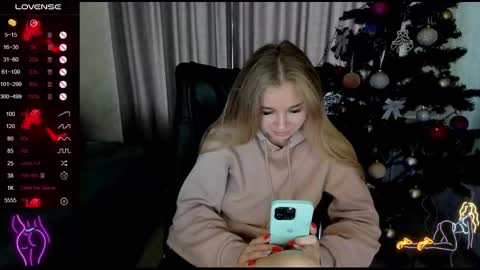 Snapshot of stella__cox chatting on December 2025 12:21:01 PM Stella Cox online show from December 2025 12:21:01 PM