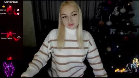 Snapshot of stella__cox chatting on December 2025 06:31:02 AM Stella Cox online show from December 2025 06:31:02 AM