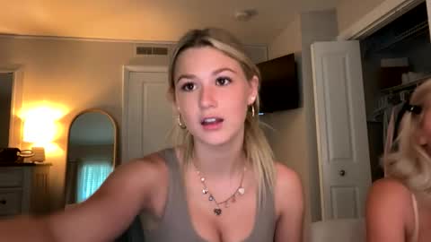 Snapshot of stella_rose20 chatting on February 2026 03:50:01 PM Stella Rose online show from February 2026 03:50:01 PM