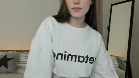 Snapshot of stella_sunny chatting on April 2026 08:09:02 AM stella_sunny online show from April 2026 08:09:02 AM