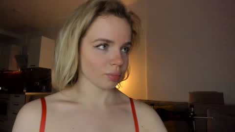 Asella online show from December 2024 02:00:01 PM