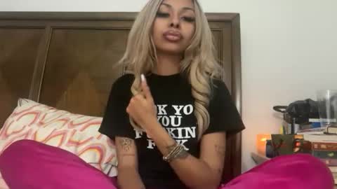 stellaangel online show from December 2025 05:01:01 AM