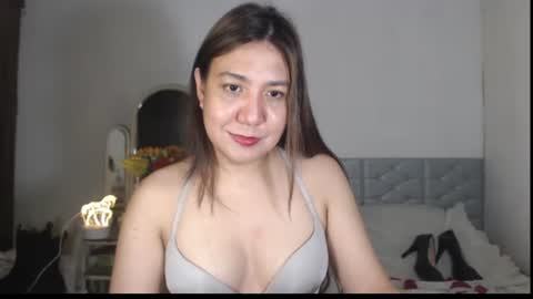 Stella online show from November 2025 03:27:02 AM