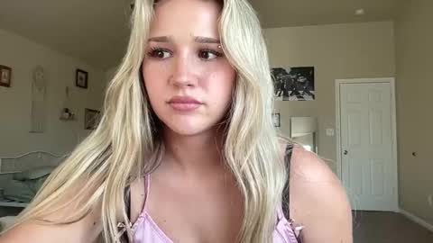 stellaraexox online show from September 2025 11:06:02 PM