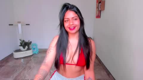 sara  instagram sariishalove online show from November 2025 01:32:02 PM