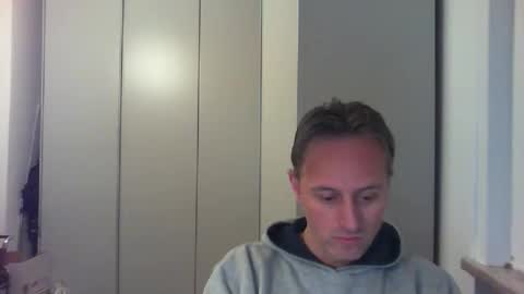 sten015 online show from December 2025 04:33:01 PM