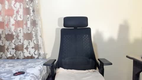 steph____3 online show from May 2026 06:10:02 AM