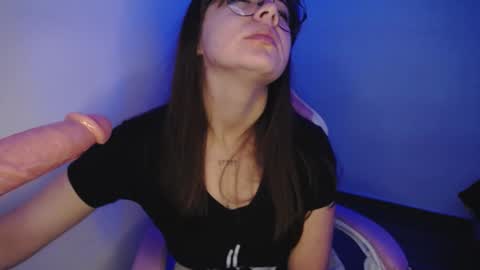 Emma online show from February 2025 06:06:01 AM