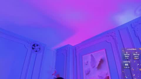         online show from November 2025 02:10:01 AM