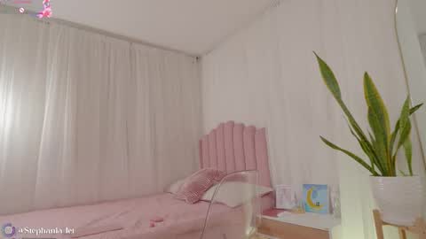 stephania_let online show from December 2025 02:14:02 PM