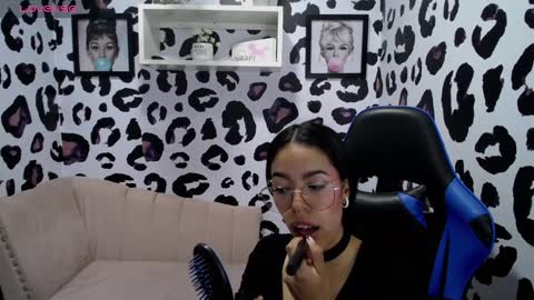 Snapshot of stephania_t chatting on February 2025 11:54:01 AM Stephania online show from February 2025 11:54:01 AM