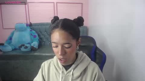 Stephania online show from March 2025 10:34:02 AM