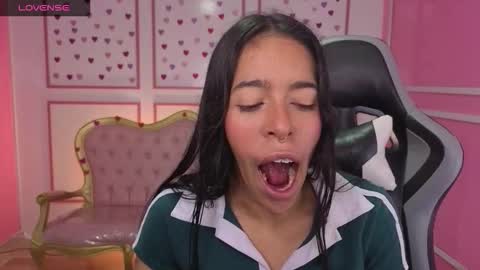 Snapshot of stephania_t chatting on September 2025 11:32:01 AM Stephania online show from September 2025 11:32:01 AM