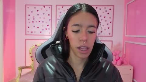 Snapshot of stephania_t chatting on September 2025 11:37:01 AM Stephania online show from September 2025 11:37:01 AM