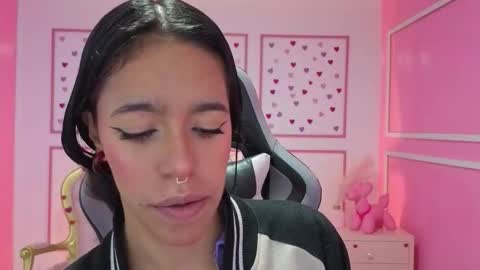 Snapshot of stephania_t chatting on October 2025 11:38:02 AM Stephania online show from October 2025 11:38:02 AM