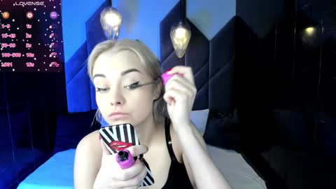 Snapshot of stephanie_sea chatting on February 2025 02:04:02 PM Stephanie Sea online show from February 2025 02:04:02 PM