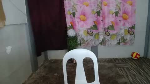 Snapshot of stephanie_zee chatting on June 2026 06:37:02 AM stephanie_zee online show from June 2026 06:37:02 AM