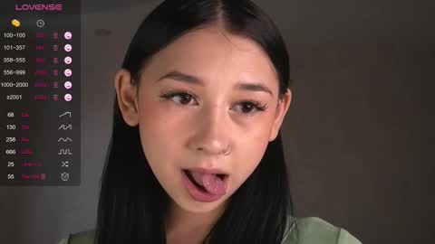 Snapshot of stephaniesally chatting on October 2025 05:38:02 AM Sonya online show from October 2025 05:38:02 AM