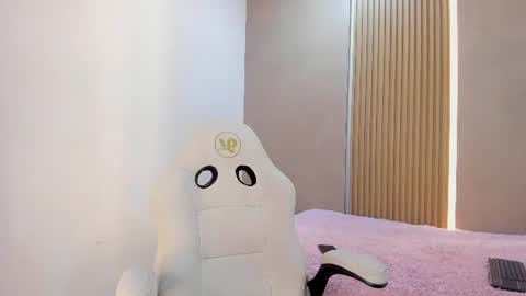 Stephany online show from June 2026 08:09:02 PM