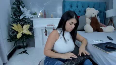 Stefanny online show from December 2025 11:13:02 PM