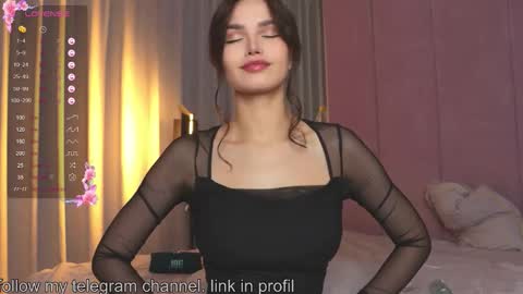 Anna online show from December 2025 08:25:02 PM