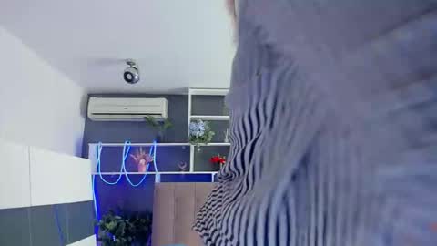 Snapshot of stephierousee chatting on March 2026 06:30:01 AM Stephie online show from March 2026 06:30:01 AM