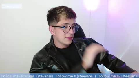 Snapshot of stevans_ chatting on October 2025 02:13:01 AM Stevan online show from October 2025 02:13:01 AM