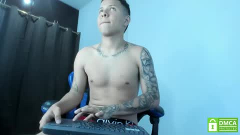 Snapshot of steven_skinnyboy chatting on April 2026 03:21:02 AM Steven online show from April 2026 03:21:02 AM