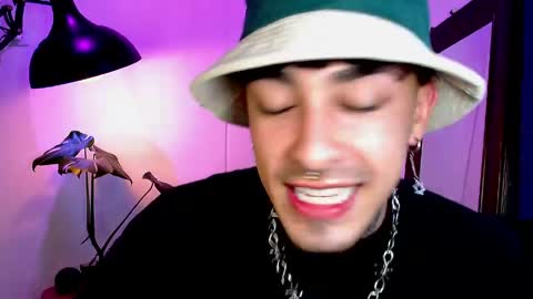 Daniel Steven Navarro online show from April 2026 09:23:01 PM