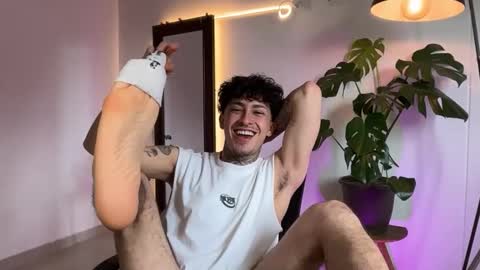 Daniel Steven Navarro online show from April 2026 04:01:01 PM