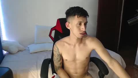 Snapshot of stevensex501 chatting on February 2025 05:10:01 AM steven online show from February 2025 05:10:01 AM