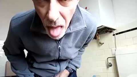 Snapshot of stevenx1974 chatting on December 2024 11:34:02 AM stevenx1974 online show from December 2024 11:34:02 AM