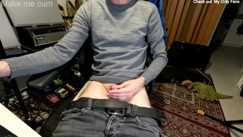 Snapshot of stevie_grey chatting on April 2026 07:37:02 PM stevie_grey online show from April 2026 07:37:02 PM