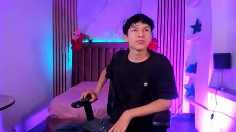 Snapshot of sthepanodimonaco chatting on December 2025 07:51:02 PM Sthepano online show from December 2025 07:51:02 PM