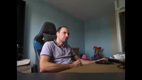 Snapshot of stickolive1 chatting on September 2025 01:11:02 PM stickolive1 online show from September 2025 01:11:02 PM