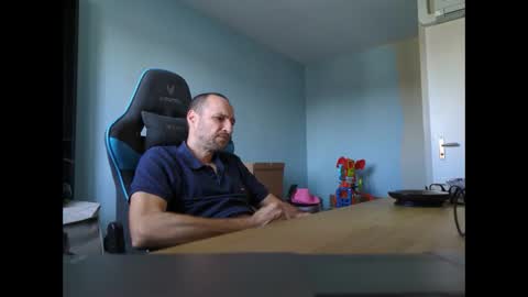 Snapshot of stickolive1 chatting on September 2025 01:35:01 PM stickolive1 online show from September 2025 01:35:01 PM