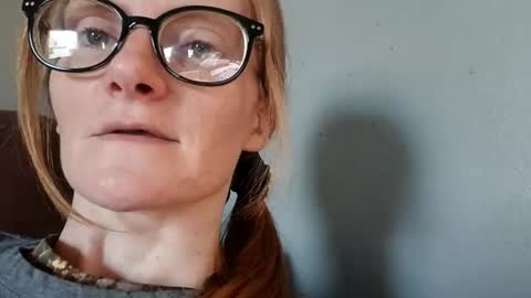 stickyredfunsize online show from November 2025 05:47:02 PM